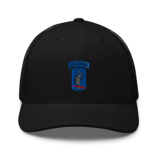 Wombats 19106306 Retro Trucker Hat | Yupoong 6606