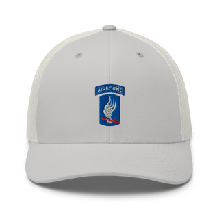Wombats 19106306 Retro Trucker Hat | Yupoong 6606